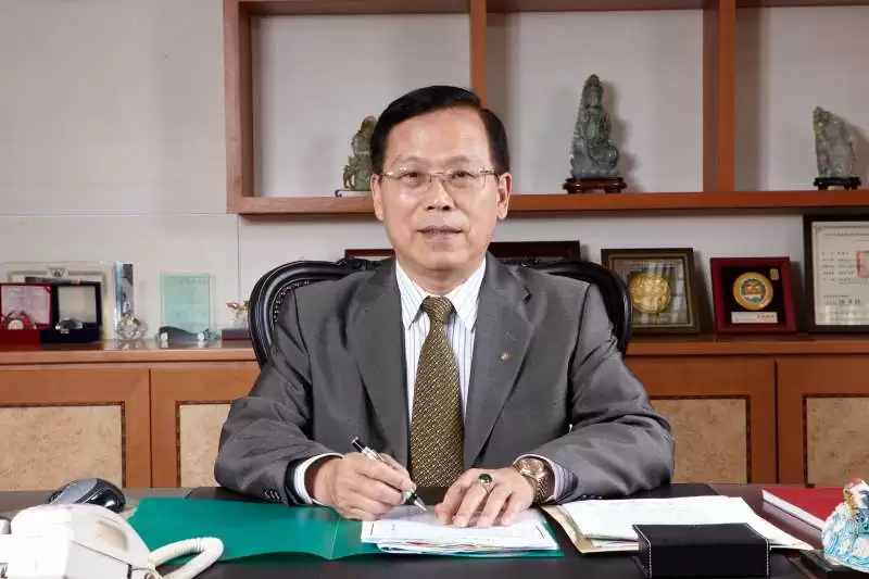 【疫情下的黃金屋：趨勢篇】直覺疫情背後不單純 這家公司趁「藻」換個腦袋做事